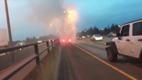 A car catches fire on the highway and causes a general panic!